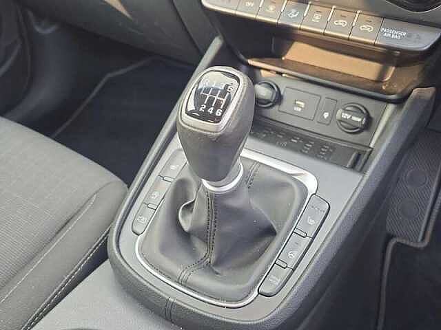 Hyundai KONA 1.0 T-GDi MHEV Premium SUV 5dr Petrol Hybrid Manual Euro 6 (s/s) (120 ps)