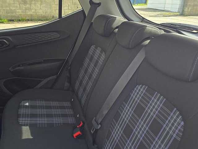 Hyundai i10 1.2 Premium Auto Euro 6 (s/s) 5dr