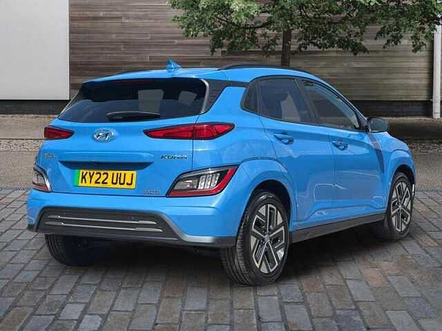 Hyundai KONA 39kWh Premium SUV 5dr Electric Auto (10.5kW Charger) (136 ps)