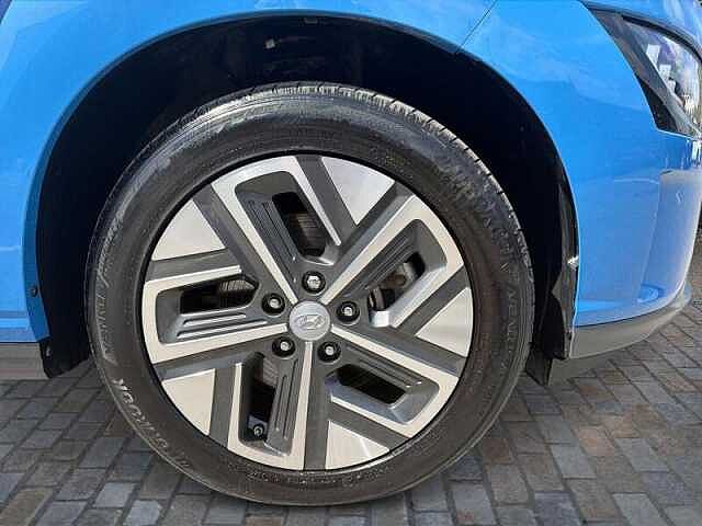 Hyundai KONA 39kWh Premium SUV 5dr Electric Auto (10.5kW Charger) (136 ps)