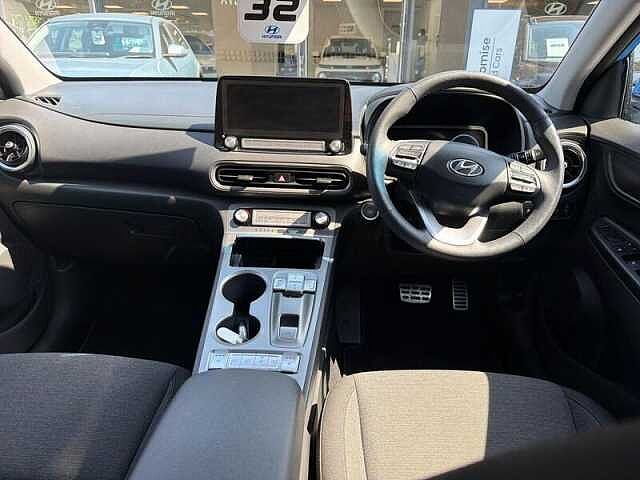 Hyundai KONA 39kWh Premium SUV 5dr Electric Auto (10.5kW Charger) (136 ps)