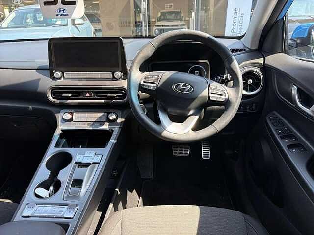Hyundai KONA 39kWh Premium SUV 5dr Electric Auto (10.5kW Charger) (136 ps)