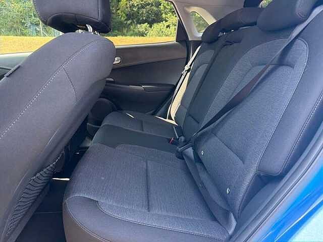 Hyundai KONA 39kWh Premium SUV 5dr Electric Auto (10.5kW Charger) (136 ps)