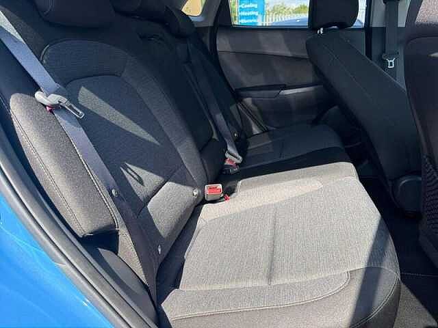 Hyundai KONA 39kWh Premium SUV 5dr Electric Auto (10.5kW Charger) (136 ps)