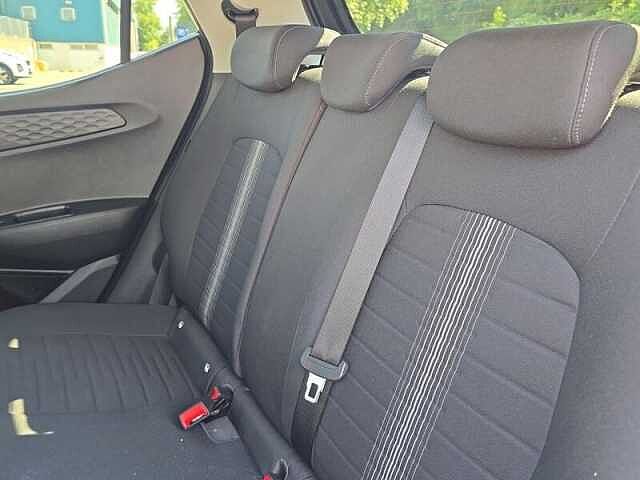 Hyundai i10 1.0 Premium Hatchback 5dr Petrol Auto Euro 6 (s/s) (67 ps)
